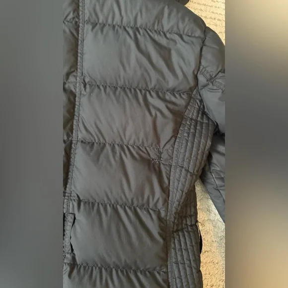 Burberry Black Winter Puffer Jacket XS removable hood - Picture 8 of 9